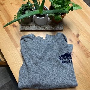 salt and Pepper Roots crewneck✨✨